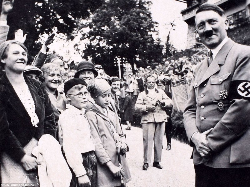 Семейный альбом из спальни Евы Браун: редкие фотографии Гитлера и его друзей