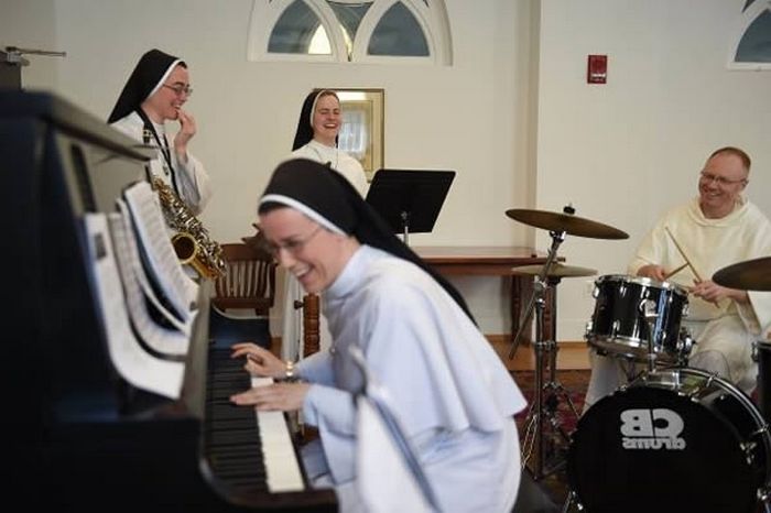 10 замечательных монахинь, которые ломают стереотипы об обитательницах монастырей