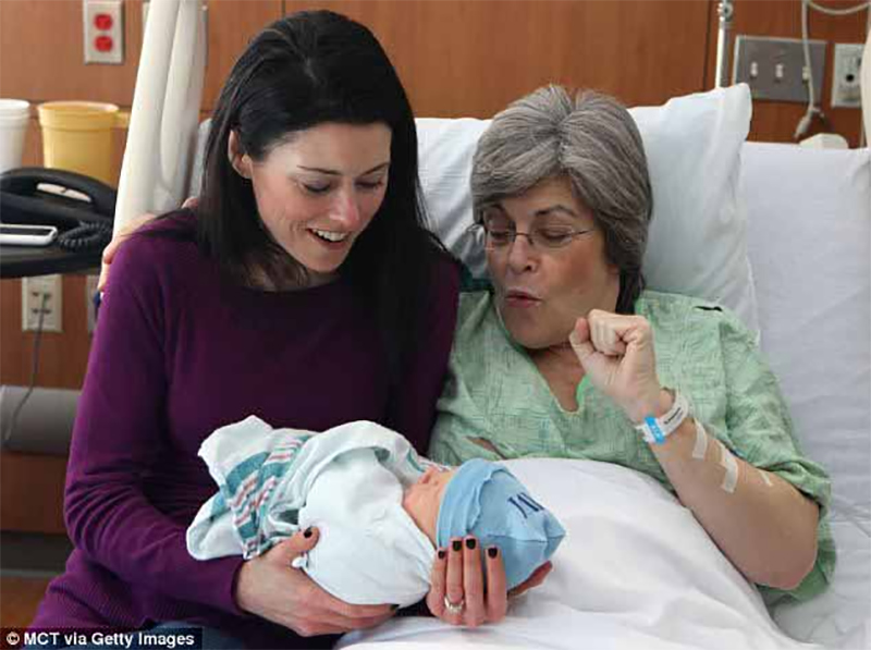 В 61 год эта женщина забеременела собственным внуком! Вот как это произошло…