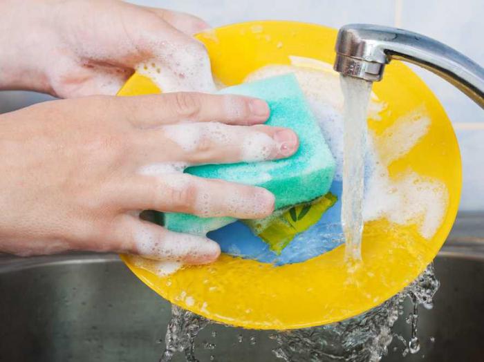 Почему следует мыть посуду вручную: 7 веских причин