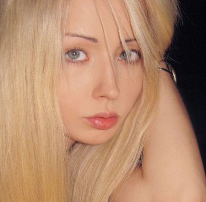 Живая кукла Барби, Валерия Лукьянова, показала, как выглядит без косметики и Фотошопа.