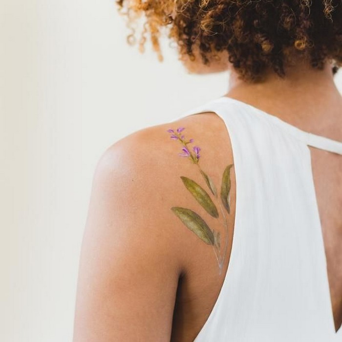 Временные татуировки с удивительным ароматом: самый нежный тренд весенне-летнего сезона