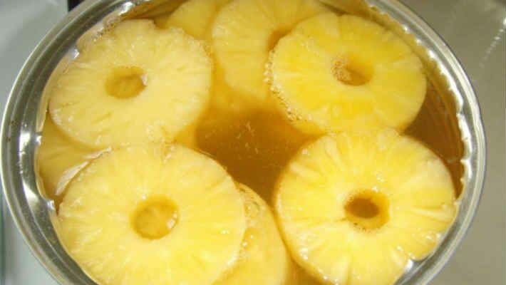 Маленький совет – хозяюшки, выливайте ананасовый сок,не раздумывая