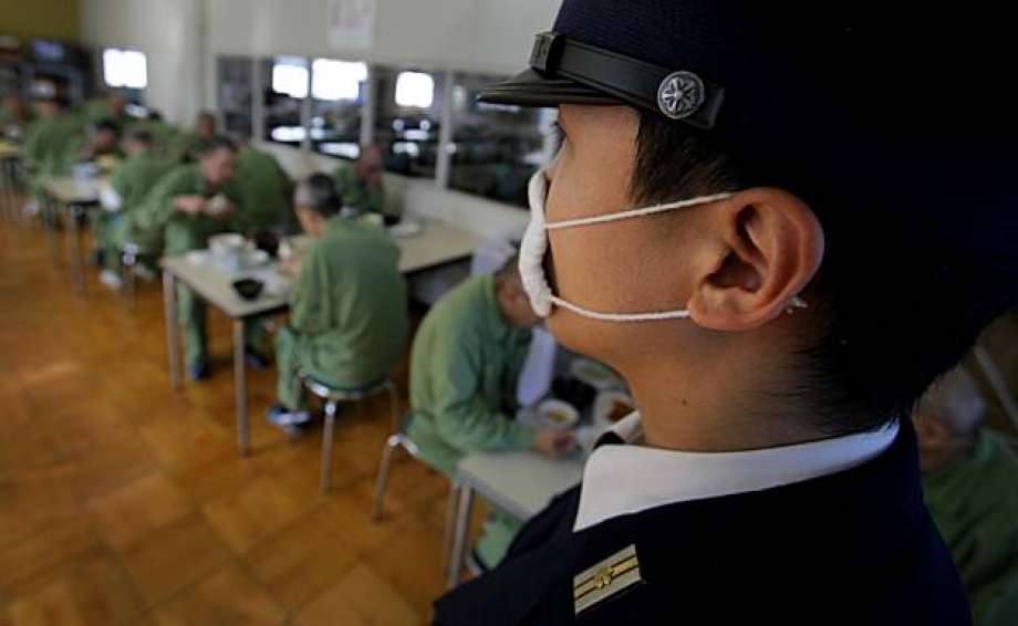Японские тюрьмы — самые ужасные, но и самые эффективные в мире. Вот какие там порядки